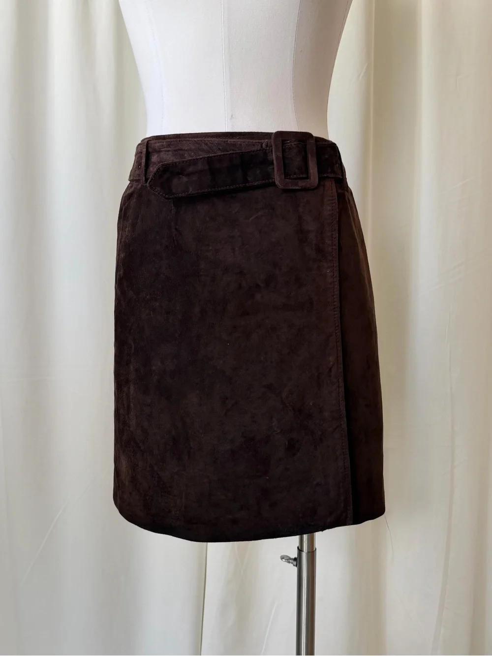 Vintage Ann Taylor Brown Leather Suede Wrap Skirt - Size 4. - Picture 3 of 15